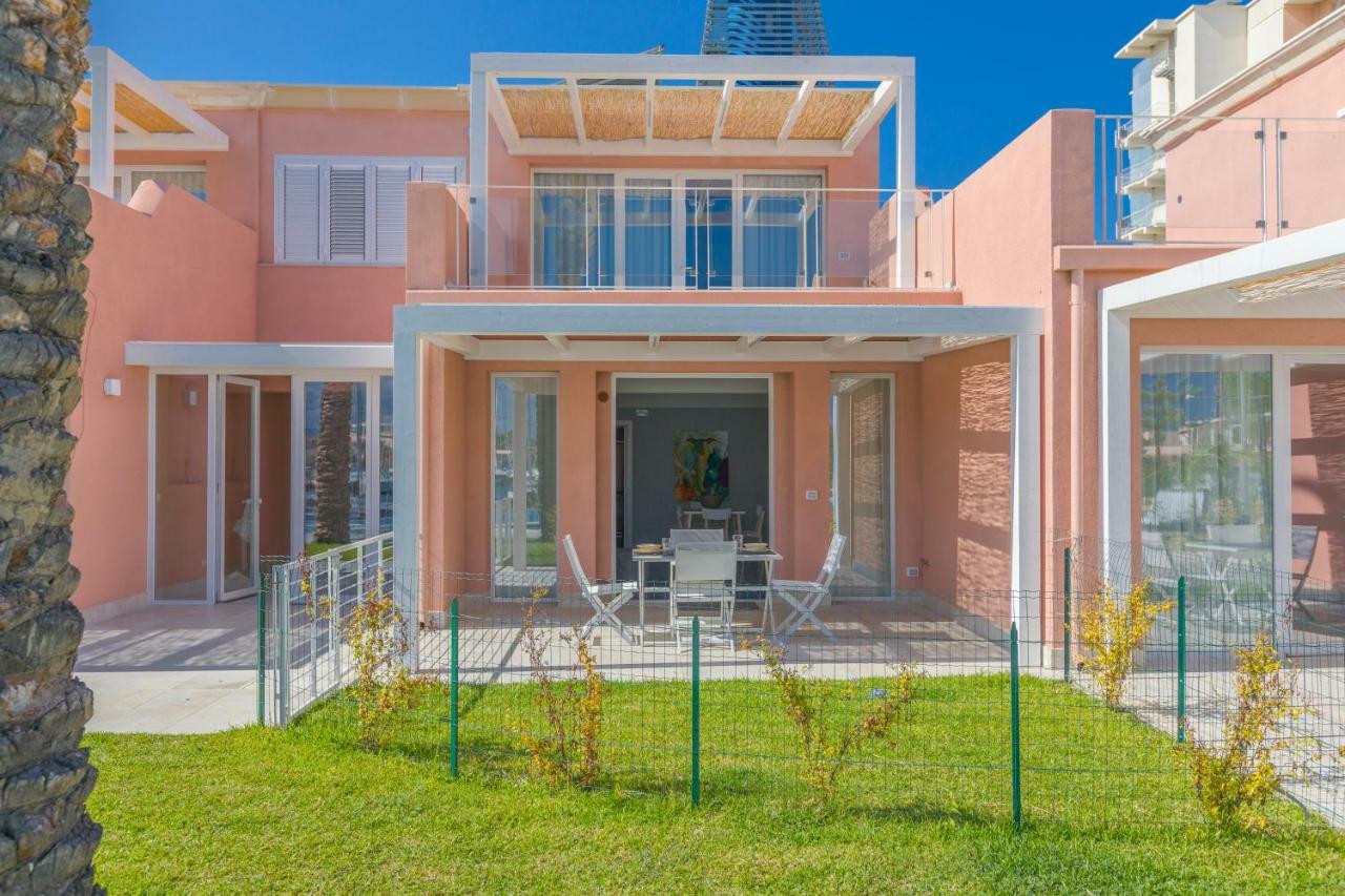 Residence Delfino, Portorosa Furnari Eksteriør bilde