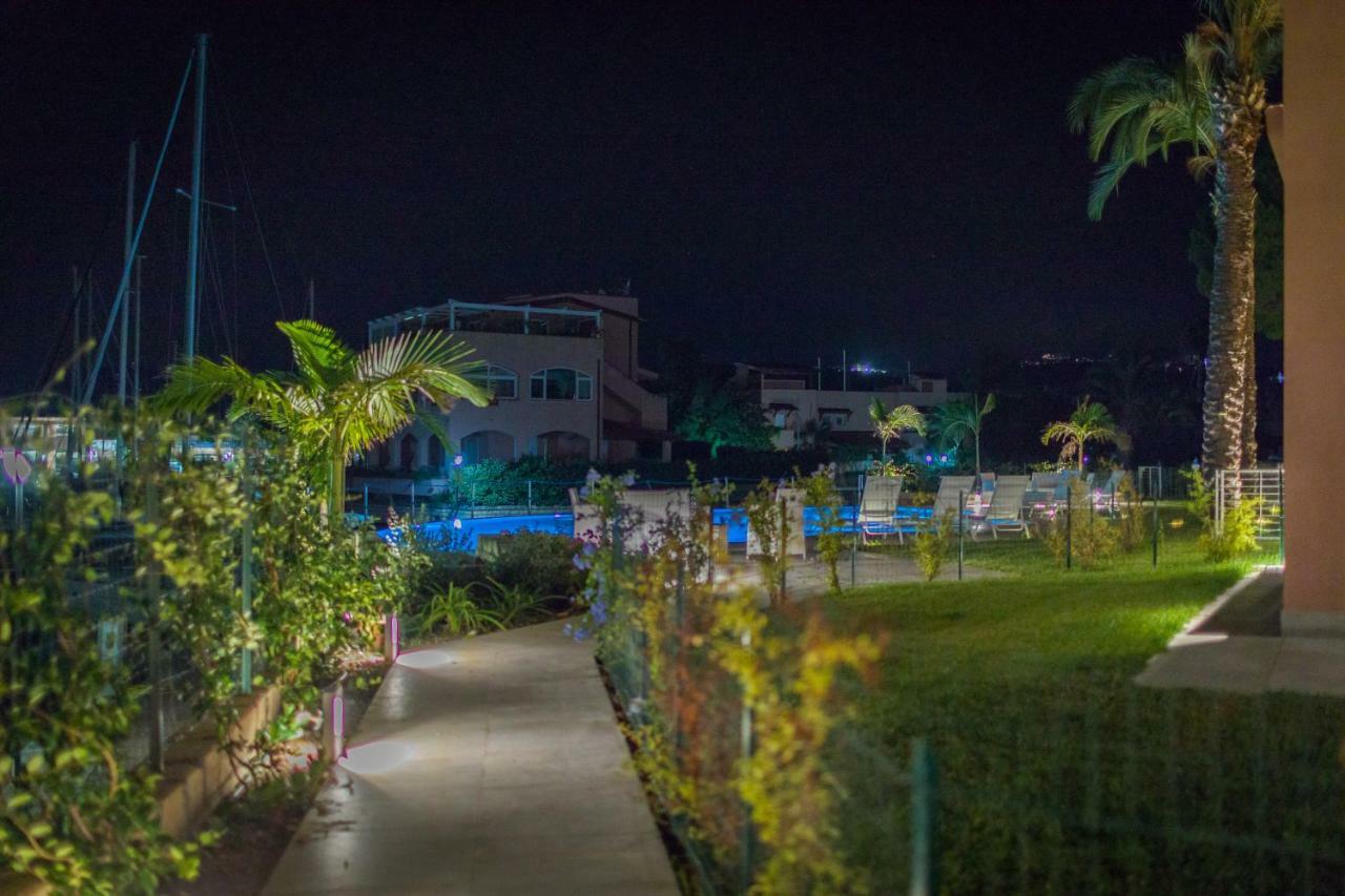 Residence Delfino, Portorosa Furnari Eksteriør bilde