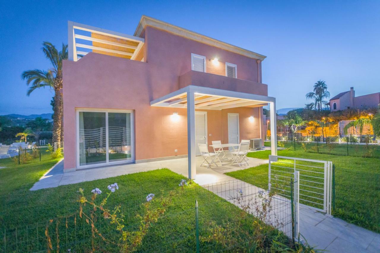 Residence Delfino, Portorosa Furnari Eksteriør bilde