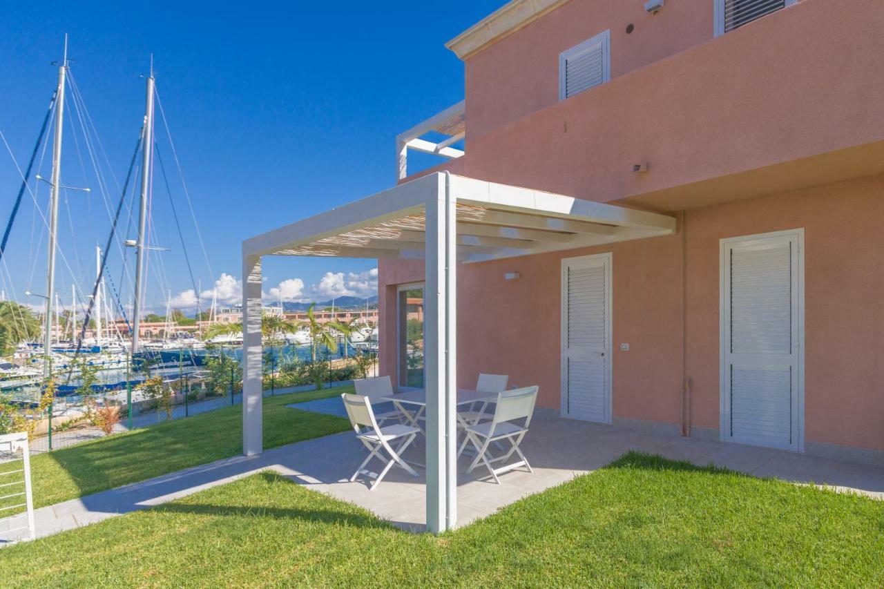 Residence Delfino, Portorosa Furnari Eksteriør bilde